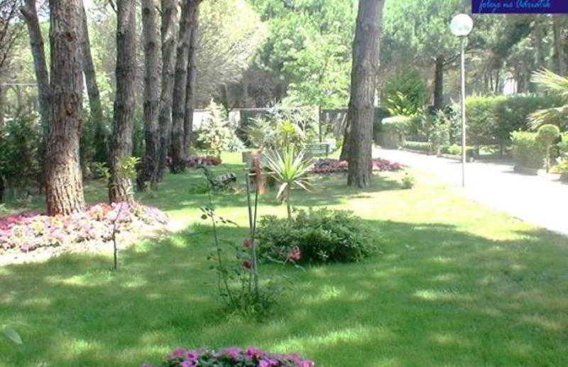 Marea Resort Golem  Luaran gambar